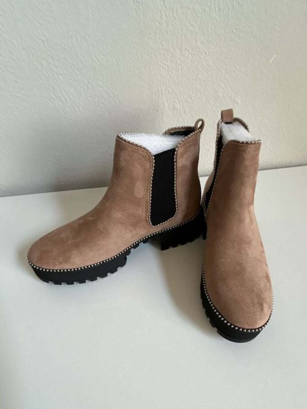 Cape Robbin Tilda Faux Suede Platform Lug Sole Chelsea Ankle Boots-9